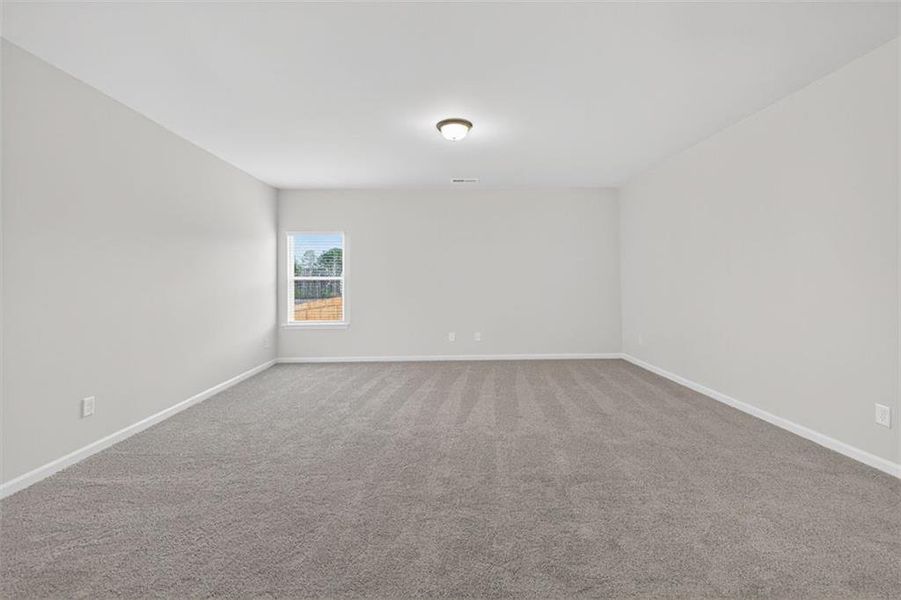 Spacious, unfurnished interior of a new home in Garrett Preserve, Douglasville (Image 28).