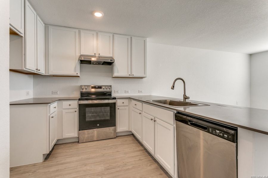 Furnished interior view inside a new home in Mission del Lago, San Antonio (Image 4). Furnished interior view inside a new home in Mission del Lago, San Antonio (Image 4).