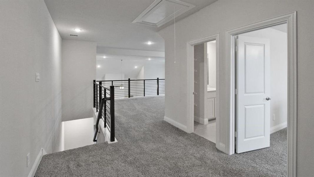 Spacious, unfurnished interior of a new home in , Dallas (Image 11).