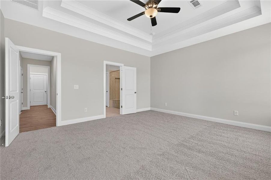 Spacious, unfurnished interior of a new home in , Jefferson (Image 41).