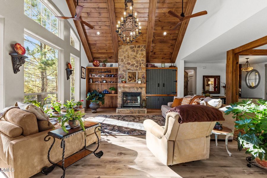 12-web-or-mls-AZ3A8407