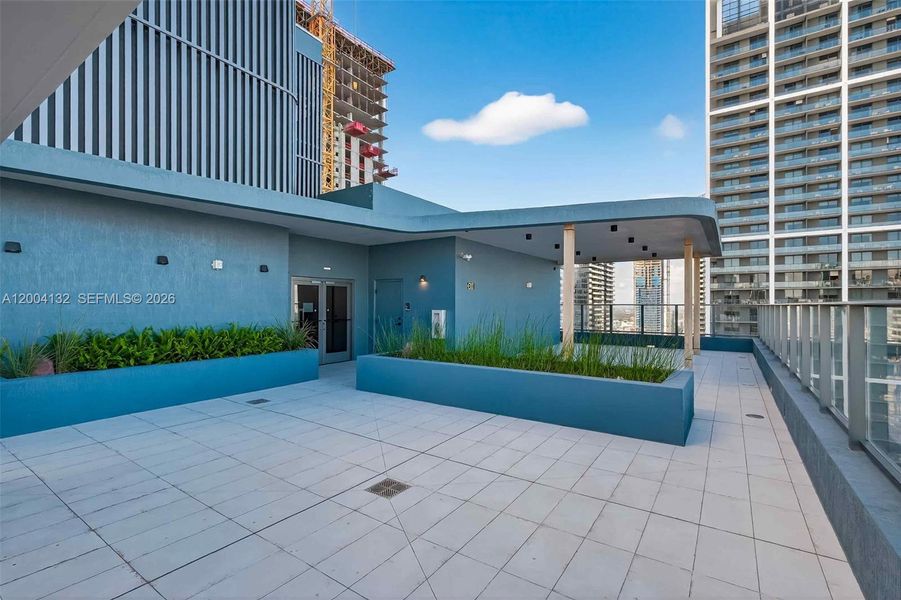 Condo located in Miami, FL showcasing its design and architecture (Image 29).