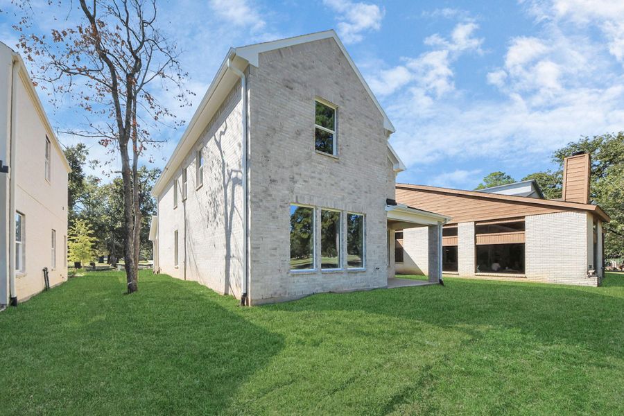 Exterior details and patio area of a home in , Montgomery (Image 3).