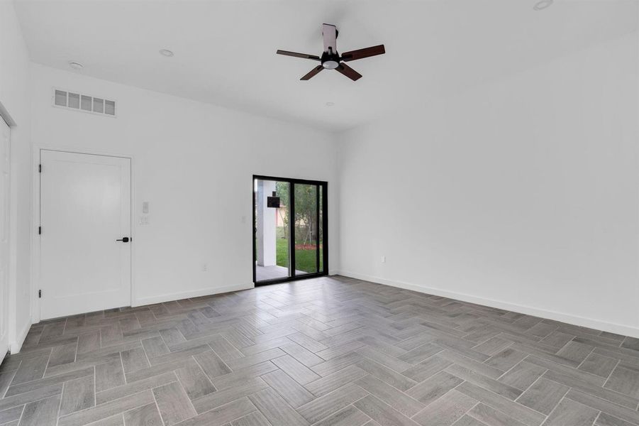 22-web-or-mls-2551NW14th-22