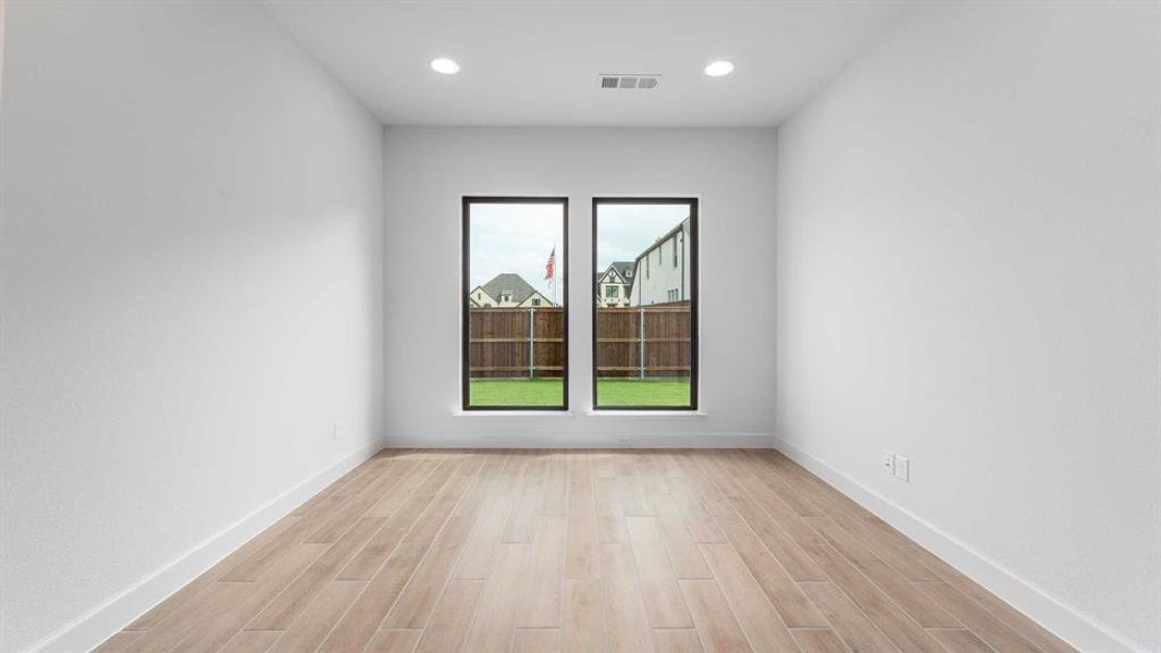 Spacious, unfurnished interior of a new home in The Lakes Of Somercrest 60', Midlothian (Image 15). Spacious, unfurnished interior of a new home in The Lakes Of Somercrest 60', Midlothian (Image 15).