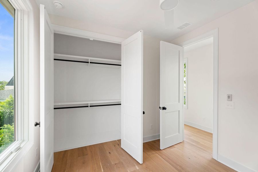 Spacious, unfurnished interior of a new home in , Charleston (Image 17).