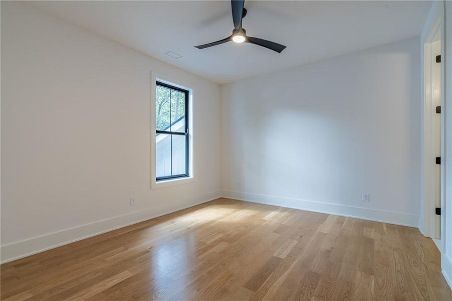 Spacious, unfurnished interior of a new home in , Brookhaven (Image 22).