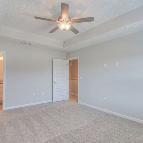 Spacious, unfurnished interior of a new home in Jackson Towne, Murfreesboro (Image 14).