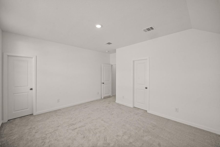 Spacious, unfurnished interior of a new home in Piccolina, Houston (Image 33).