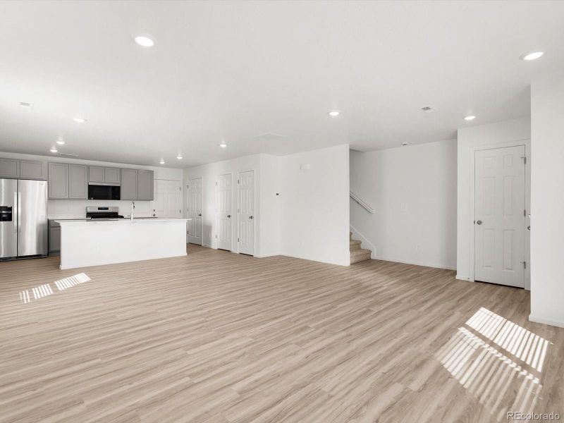 Spacious, unfurnished interior of a new home in Skyview at High Point, Aurora (Image 18).