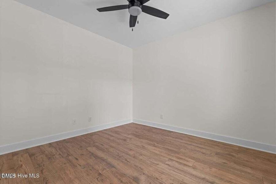 355 Shaw Rd 355 Shaw Rd