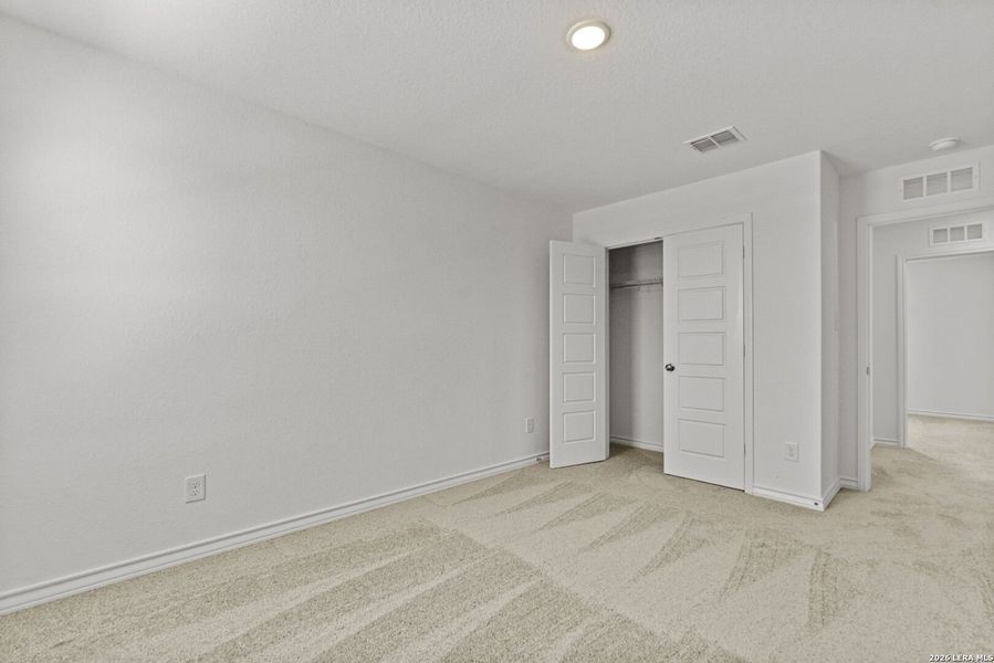 Spacious, unfurnished interior of a new home in Corley Farms, Boerne (Image 15).