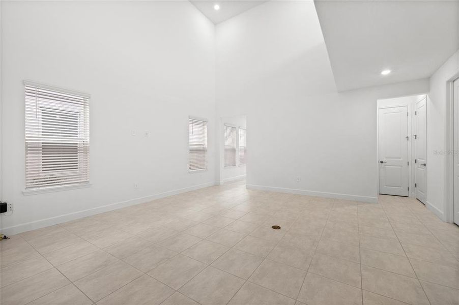 Spacious, unfurnished interior of a new home in Harvest At Ovation 50s, Winter Garden (Image 34).