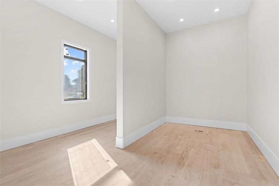 Spacious, unfurnished interior of a new home in , Marietta (Image 41).