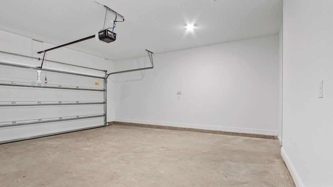 Spacious, unfurnished interior of a new home in Owl's Head Farms, Freeport (Image 27). Spacious, unfurnished interior of a new home in Owl's Head Farms, Freeport (Image 27).