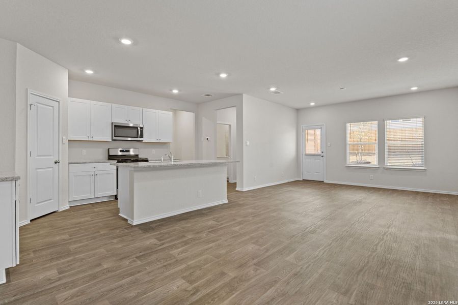 Spacious, unfurnished interior of a new home in Applewood, San Antonio (Image 26). Spacious, unfurnished interior of a new home in Applewood, San Antonio (Image 26).