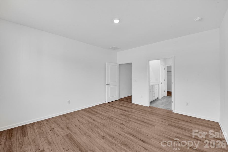 Spacious, unfurnished interior of a new home in Roselyn, Lancaster (Image 30).