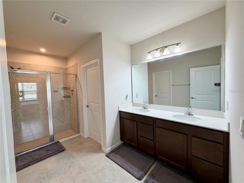 Furnished interior view inside a new home in , Zephyrhills (Image 22).