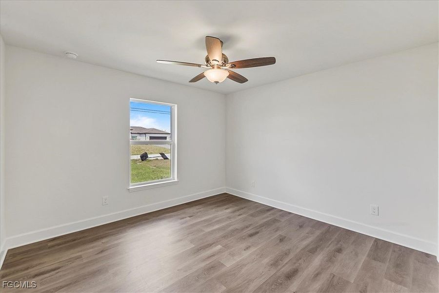 Spacious, unfurnished interior of a new home in Cape Coral, Cape Coral (Image 28).