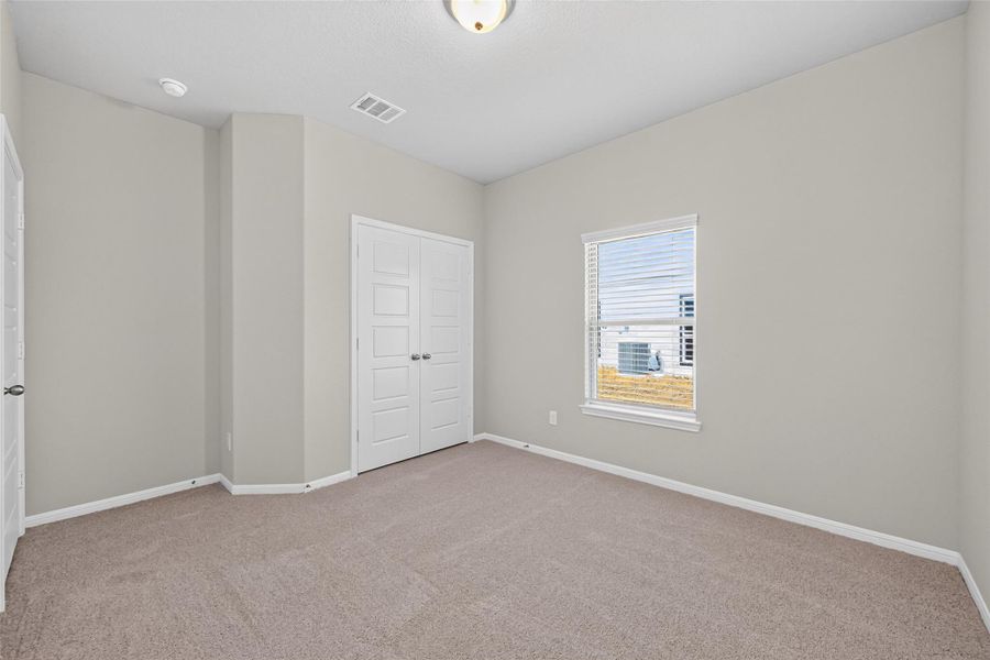 Spacious, unfurnished interior of a new home in Woodland Lakes, Huffman (Image 14).