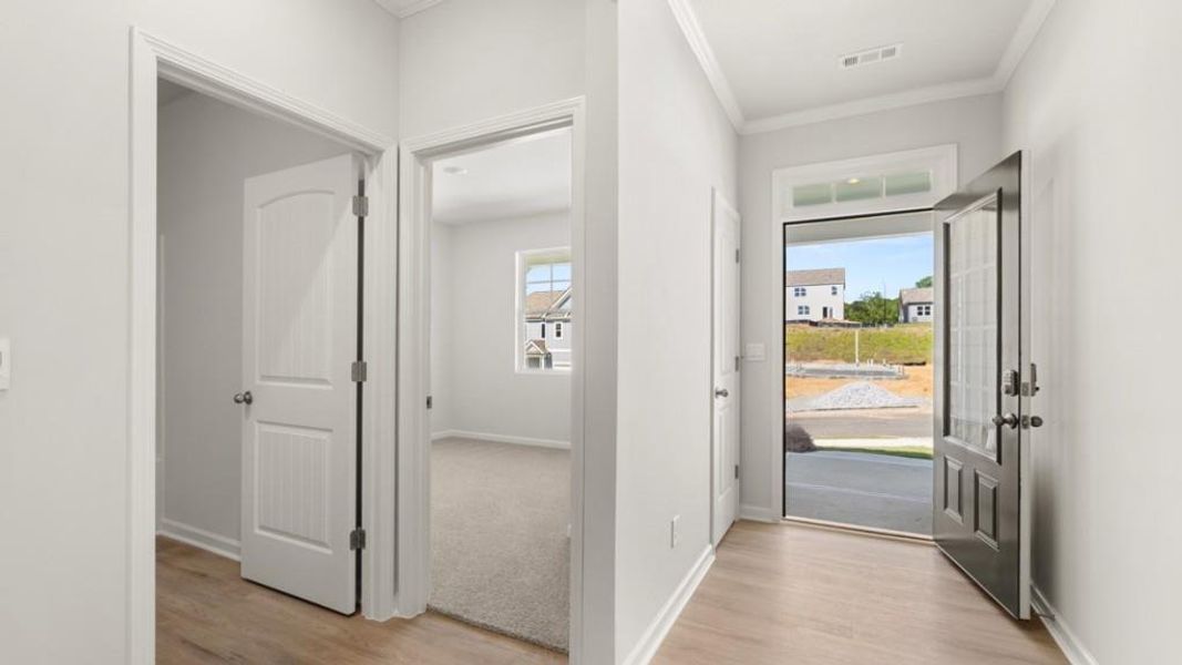 Spacious, unfurnished interior of a new home in Sheffield Highlands, Dallas (Image 13). Spacious, unfurnished interior of a new home in Sheffield Highlands, Dallas (Image 13).