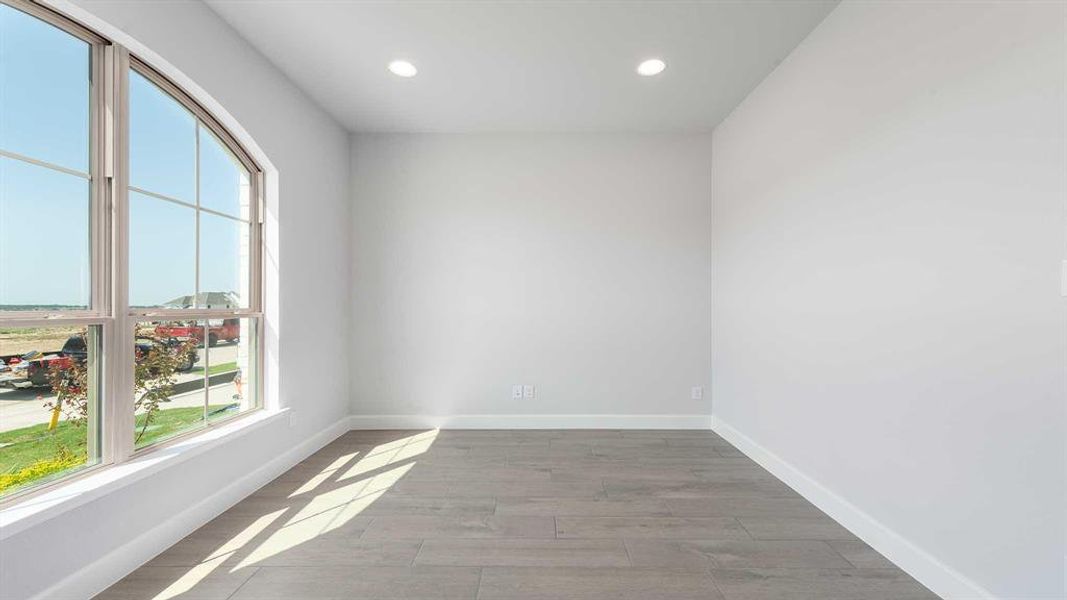 Spacious, unfurnished interior of a new home in The Heights At Uptown Celina 50', Celina (Image 22).