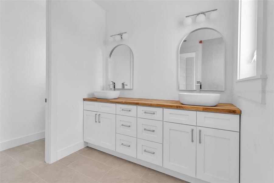 Furnished interior view inside a new home in , Bradenton Beach (Image 12).