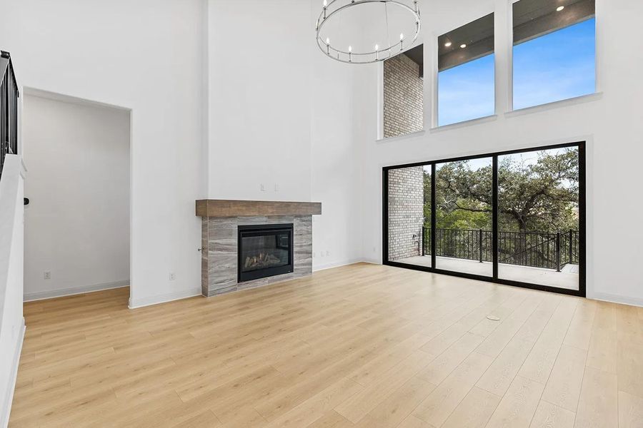 Spacious, unfurnished interior of a new home in Wolf Ranch West Bend - 60', Georgetown (Image 8).