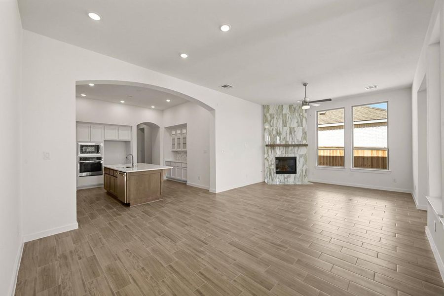 Spacious, unfurnished interior of a new home in Kresston: 55ft. lots, Magnolia (Image 19).