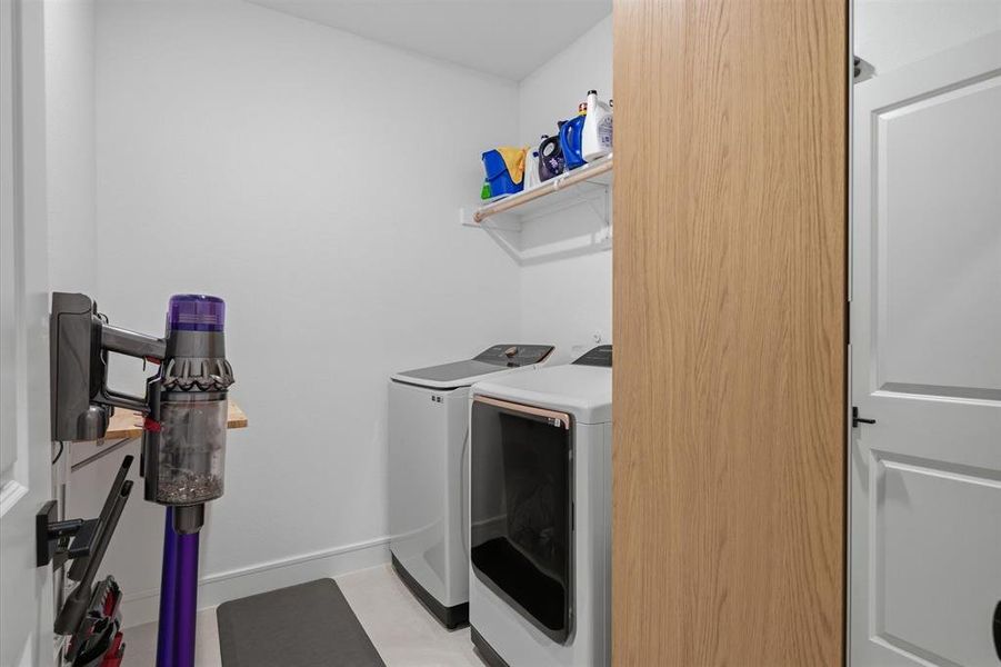 Furnished interior view inside a new home in Monterra, Fate (Image 24).