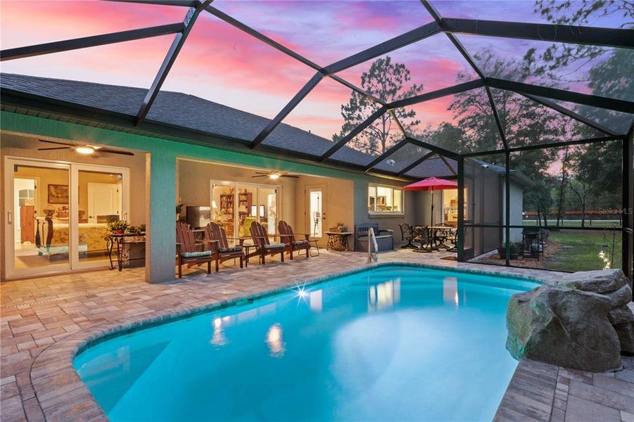 Exterior details and patio area of a home in , Dunnellon (Image 35).