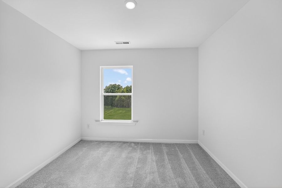 Spacious, unfurnished interior of a new home in Silverstone, Knightdale (Image 31).