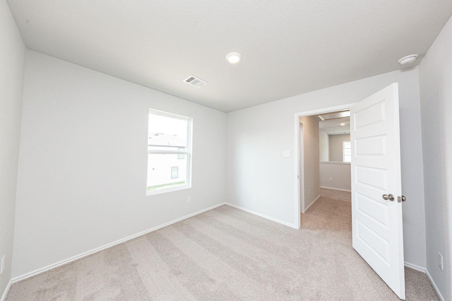 Spacious, unfurnished interior of a new home in Townsend Reserve, Splendora (Image 14).