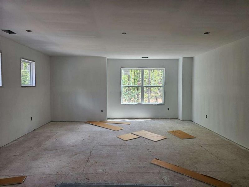 Spacious, unfurnished interior of a new home in , Douglasville (Image 19).