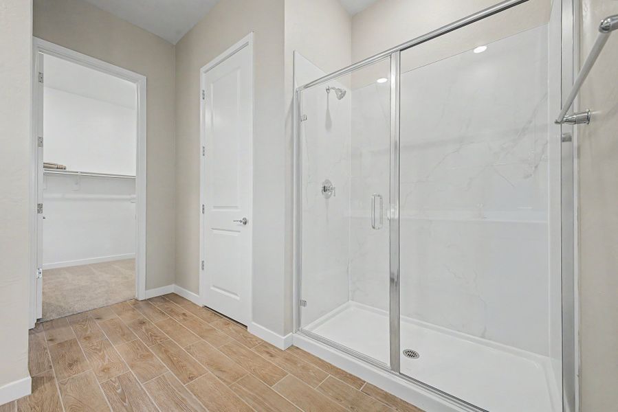 Spacious, unfurnished interior of a new home in Wildera, San Tan Valley (Image 14).