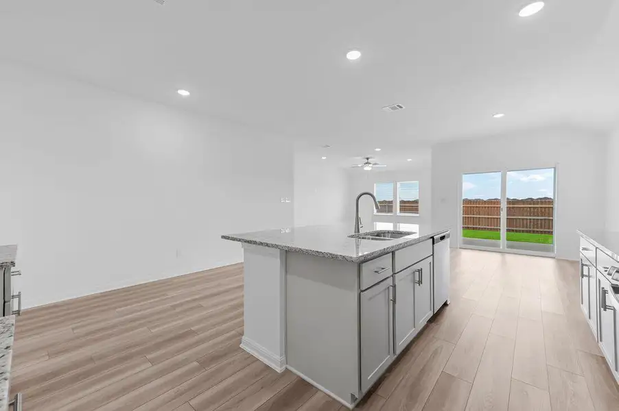 210 Crumpton Way - Ready Now!