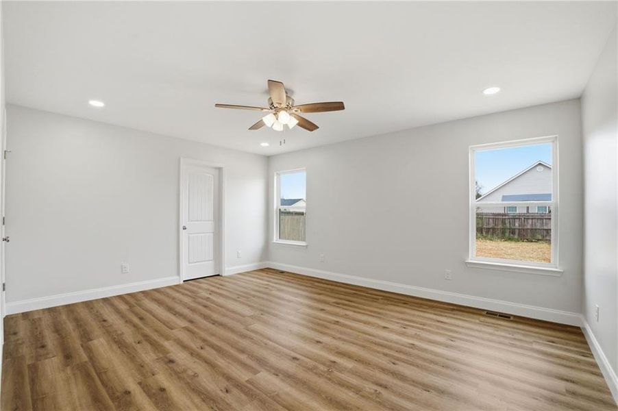 Spacious, unfurnished interior of a new home in , Eton (Image 38).