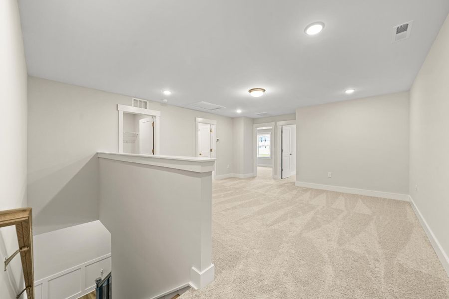 Image 35 of a home in Harbor Crossing.