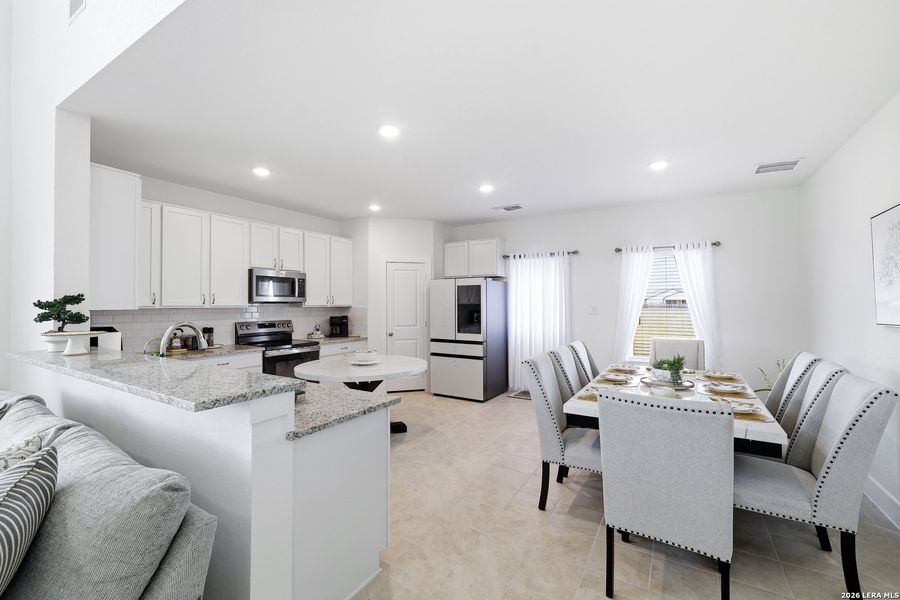 Furnished interior view inside a new home in , Seguin (Image 22).