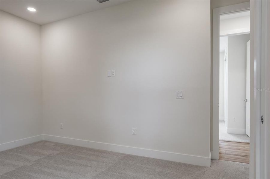 Spacious, unfurnished interior of a new home in , Palm Harbor (Image 31).