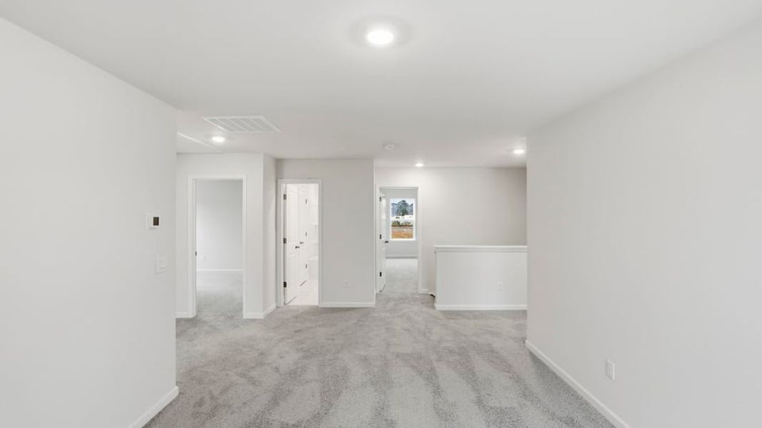 Spacious, unfurnished interior of a new home in Woodglen, Piedmont (Image 21).