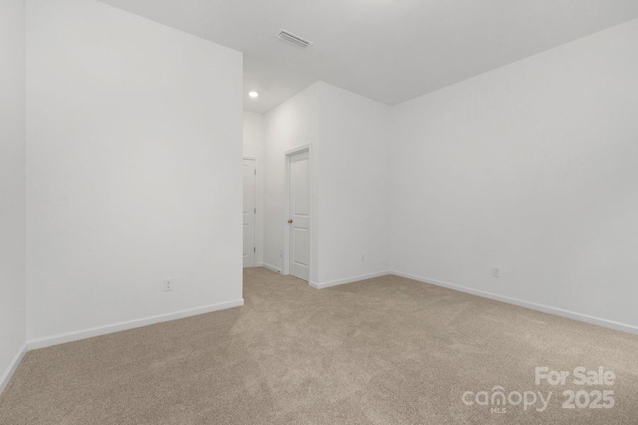 Spacious, unfurnished interior of a new home in Edgewater - The Cottages, Lancaster (Image 20).