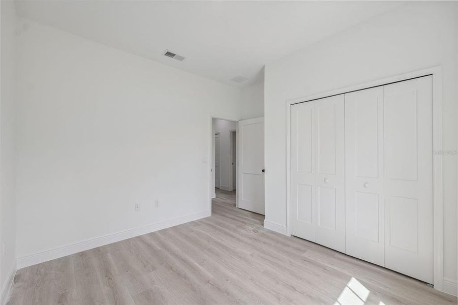Spacious, unfurnished interior of a new home in , Ocala (Image 21).