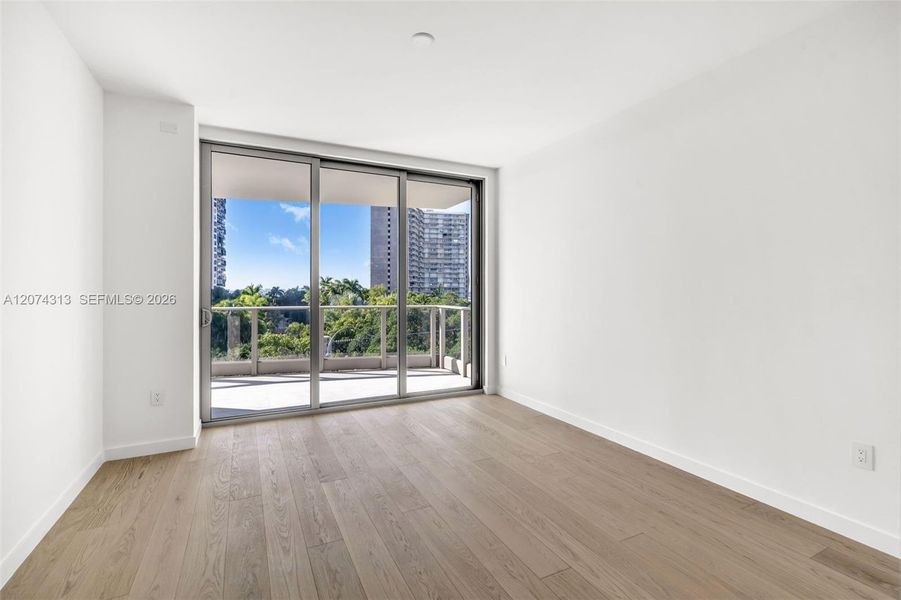 Spacious, unfurnished interior of a new home in , Miami (Image 23).