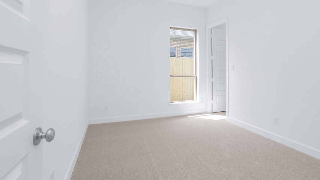 Spacious, unfurnished interior of a new home in Escondido, Magnolia (Image 13).