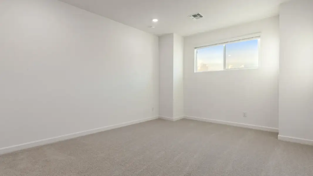 Spacious, unfurnished interior of a new home in Aloravita, Peoria (Image 36).