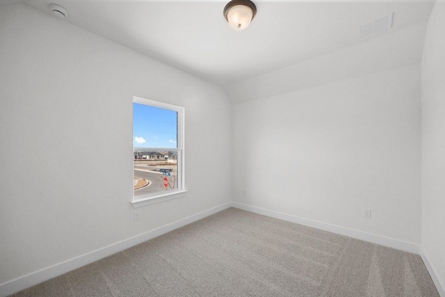 Spacious, unfurnished interior of a new home in Nolina, Georgetown (Image 27).