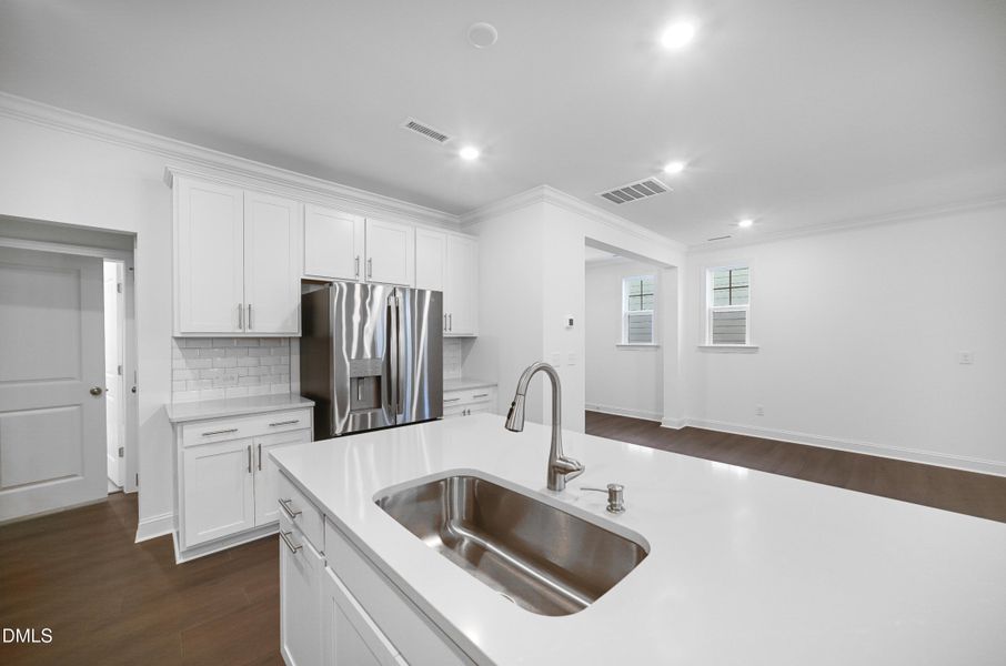 SUN_Stoneriver_Pic_Waterbury_Kitchen_7of