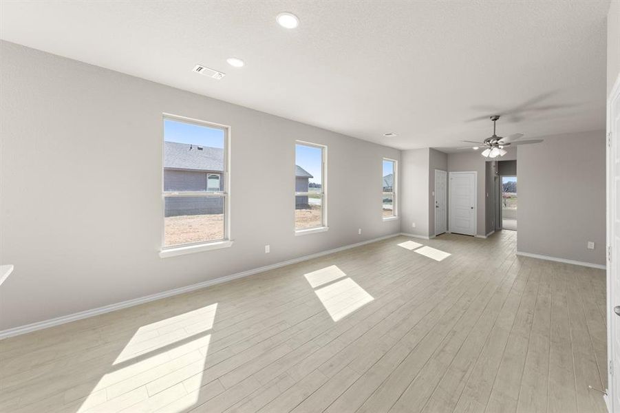 13. 8224 Kingfisher - Dining (3)