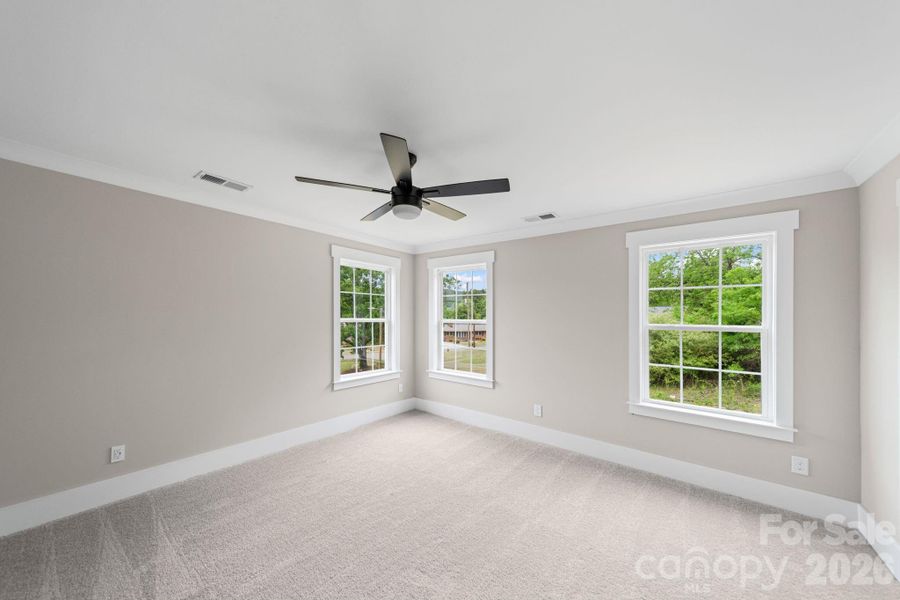 Spacious, unfurnished interior of a new home in , Badin (Image 24).